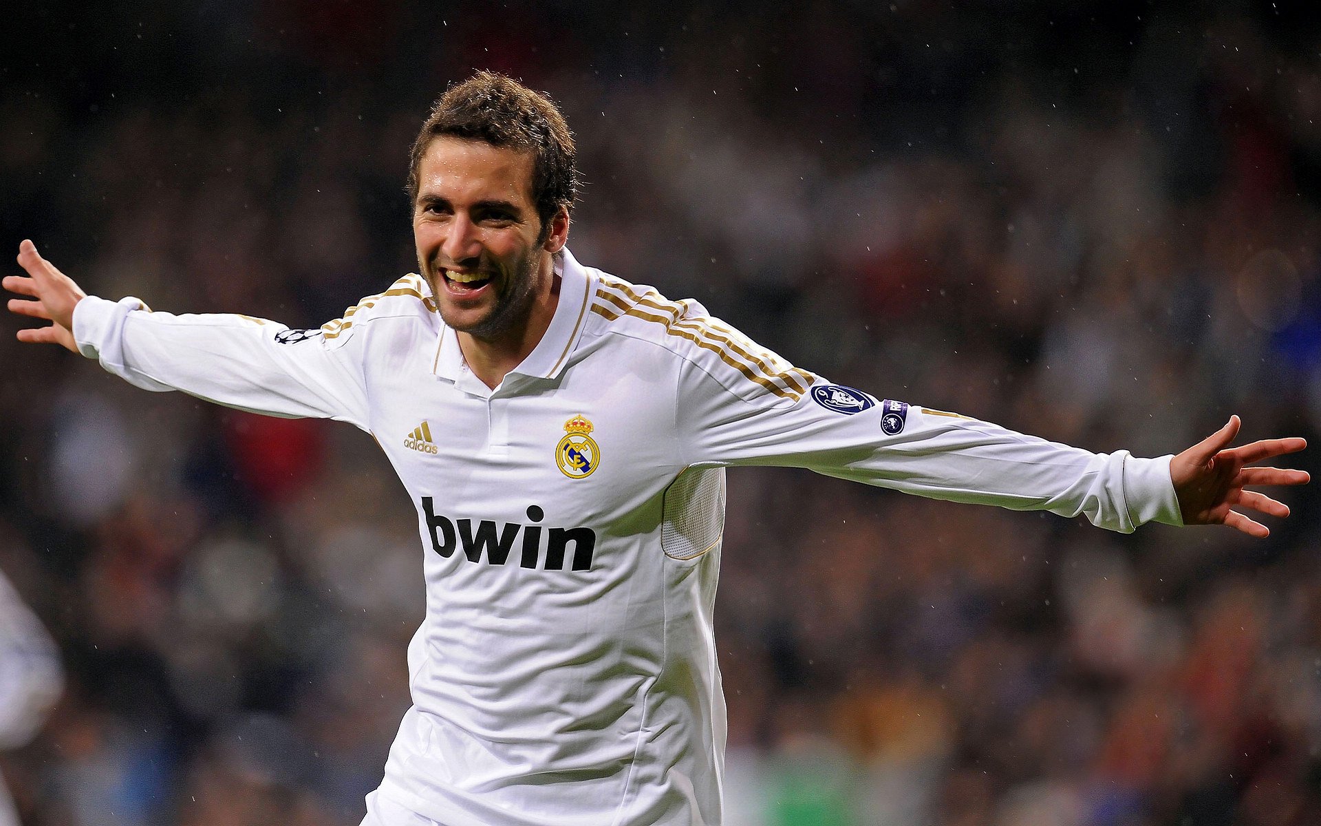 霍勒迪再砍三双雄鹿击退掘金，霍勒迪十佳球